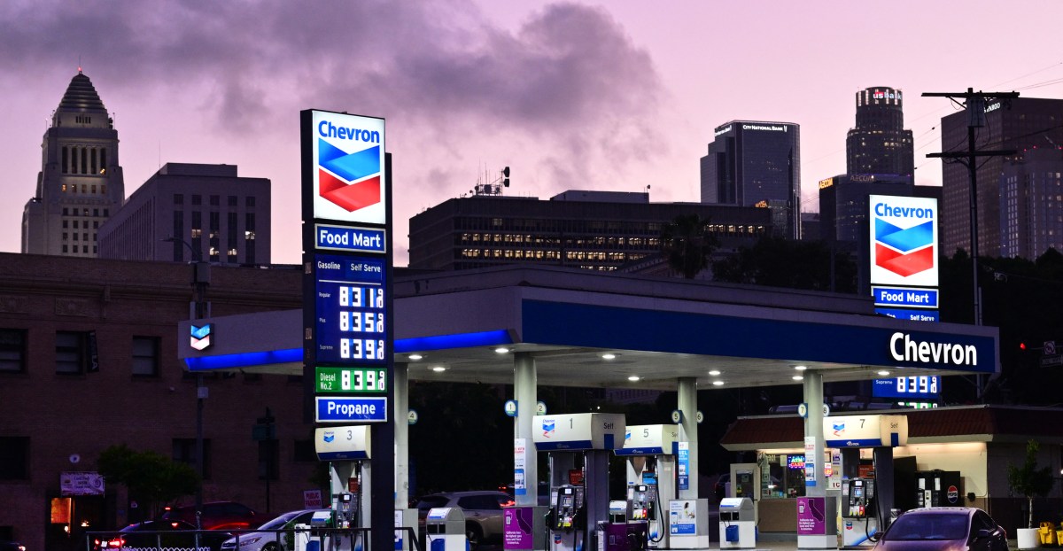 Bagaimana harga bahan bakar dapat mendorong lebih banyak orang untuk beralih ke kendaraan listrik